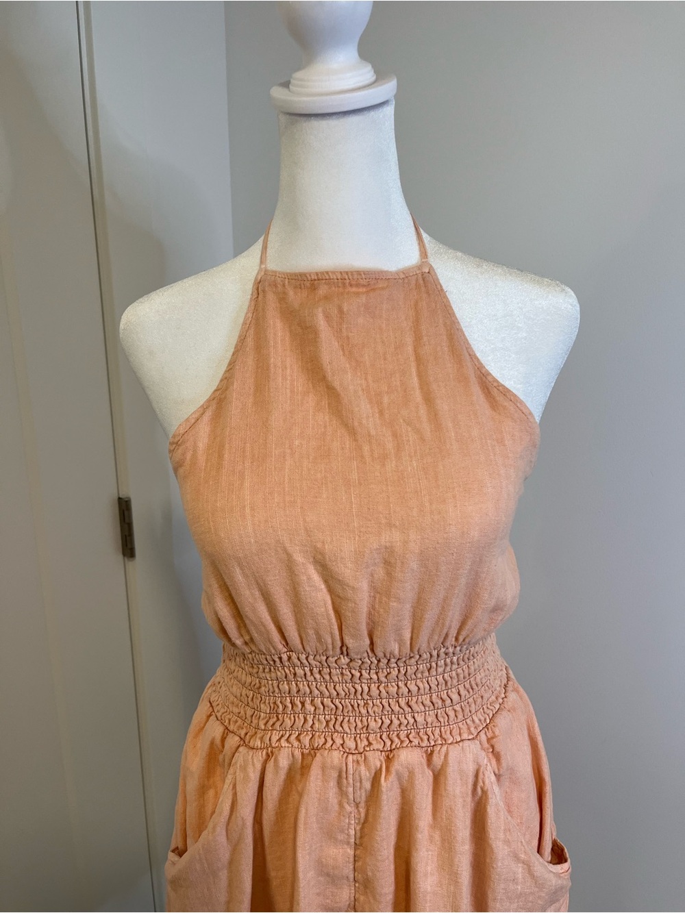 AMERICAN EAGLE Halter Romper in Peach - FREE SHIPPING on Bundles $95+ - Picture 3 of 16